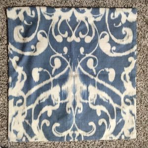 BNWOT POTTERY BARN SARINA IKAT Pillow Cover, 20 x 20", Blue Gray Cream